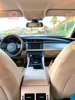 جاگوار XF